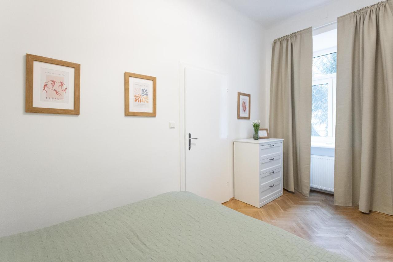 Apartment With Balcony - Trendy Neighborhood Vienna Exterior photo